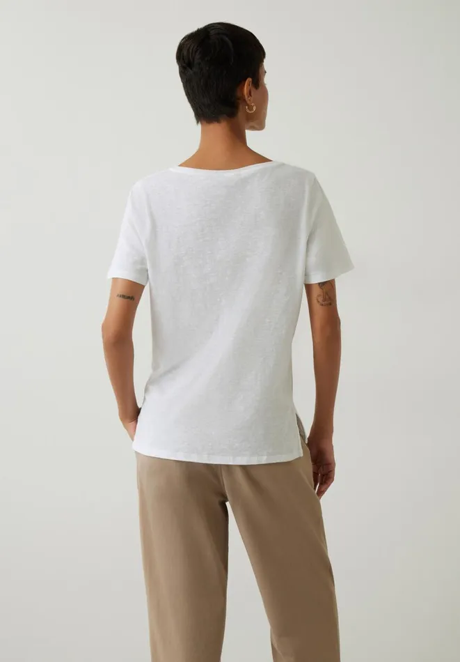 Hush Tops and Tshirts Women Kali Cotton Slub VNeck TShirt White Hush Tops and Tshirts Women Kali Cotton Slub VNeck TShirt White