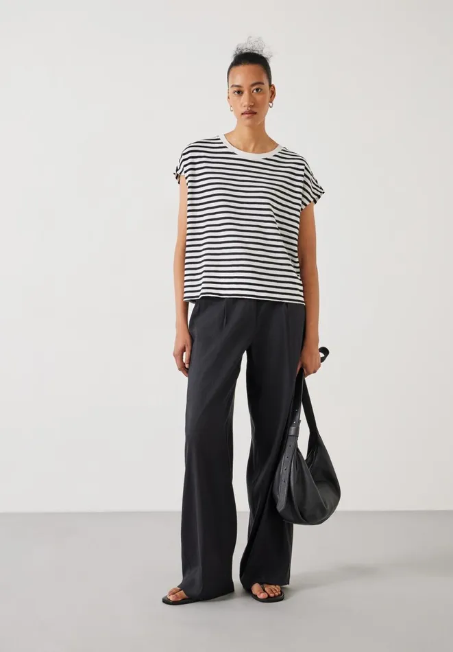 Hush Tops and Tshirts Women Piper Relaxed Stripe TShirt Whiteblack Hush Tops and Tshirts Women Piper Relaxed Stripe TShirt Whiteblack