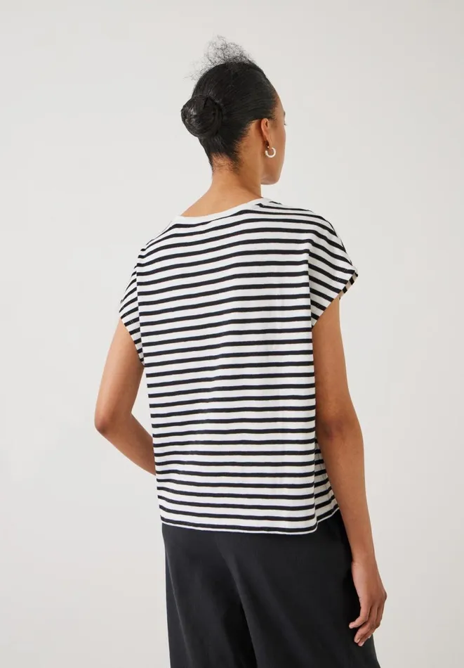 Hush Tops and Tshirts Women Piper Relaxed Stripe TShirt Whiteblack Hush Tops and Tshirts Women Piper Relaxed Stripe TShirt Whiteblack