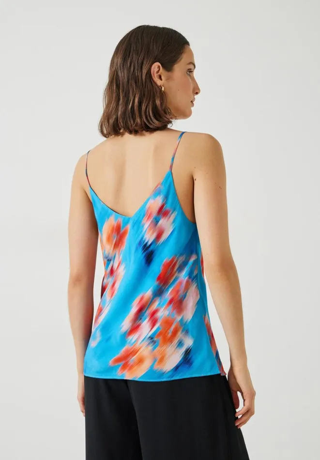 Hush Tops and Tshirts Women Scarlett Vneck Cami Blurred Floral Blue Hush Tops and Tshirts Women Scarlett Vneck Cami Blurred Floral Blue
