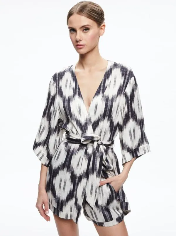 Matching Sets Women Alice Olivia IKAT PRINT DOMINO KIMONO WITH TIE BELT ASH TIE NECK HALTER TOP TANDY SHORTS Matching Sets Women Alice Olivia IKAT PRINT DOMINO KIMONO WITH TIE BELT ASH TIE NECK HALTER TOP TANDY SHORTS