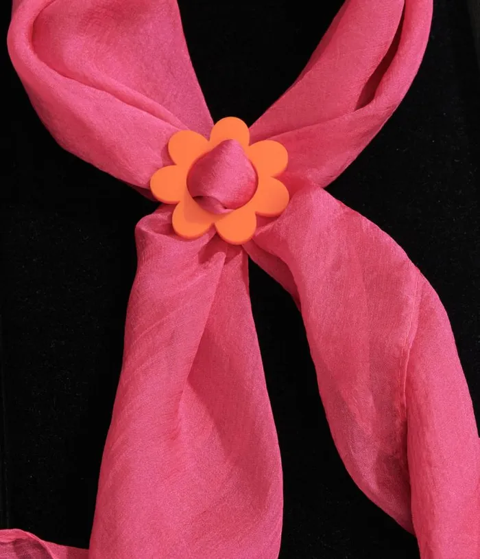 Miracle Eye 1960s Orange Daisy Scarf Slide Accessories Unique Vintage Gloves and Scarves Miracle Eye 1960s Orange Daisy Scarf Slide Accessories Unique Vintage Gloves and Scarves