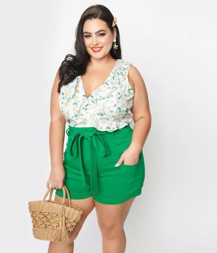 Plus Size White Daisy Print Sleeveless Blouse Dresses Unique Vintage Fit and Flare
