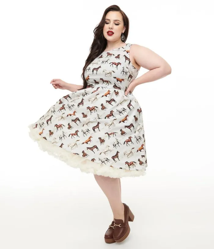 Retrolicious Plus Size 1950s White and Brown Horse Print Cotton Swing Dress DressesPlus Unique Vintage Pocket Dresses Retrolicious Plus Size 1950s White and Brown Horse Print Cotton Swing Dress DressesPlus Unique Vintage Pocket Dresses