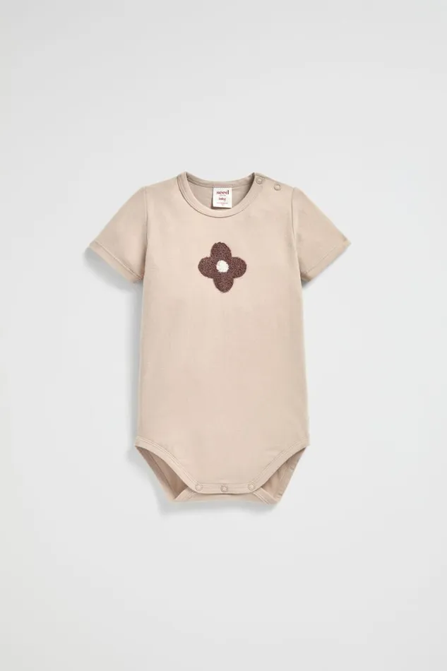 Seed Heritage Bodysuits and Onesies Flower Bodysuit Sand 8211 Newborn