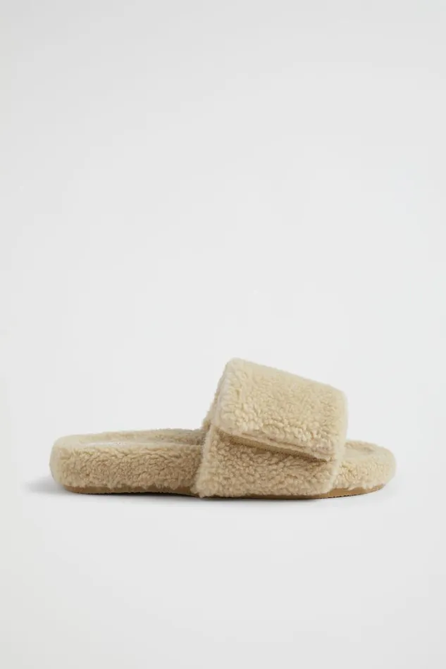Seed Heritage Sandals and Slides Teddy Fur Slide Chai 8211 Girl