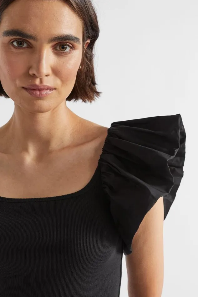 Seed Heritage TShirts and Tops Scoop Neck Ruffle Tee Black 8211 Woman