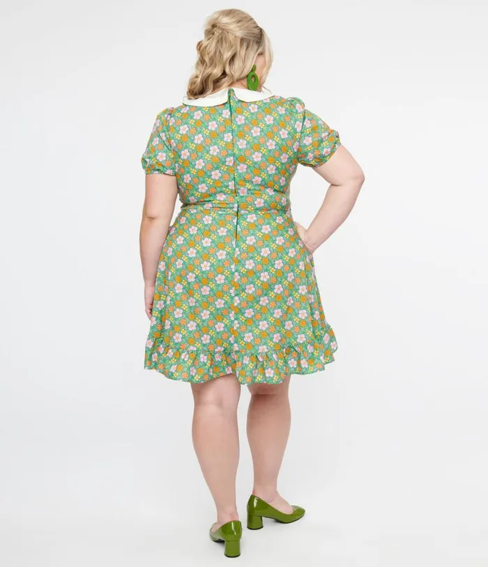 Smak Parlour Plus Size 1960s Green Floral Smocked Fit and Flare Dress DressesPlus Unique Vintage Pocket Dresses