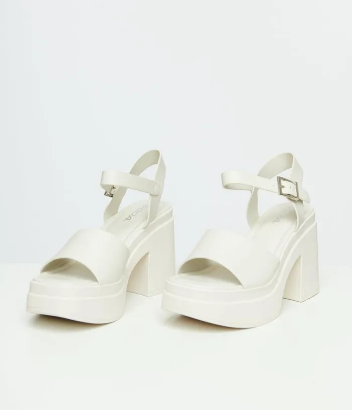 Y2K White Leatherette Chunky Platform Heels Shoes Unique Vintage Sandals